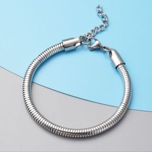 NWT Round Snake Chain Bracelet